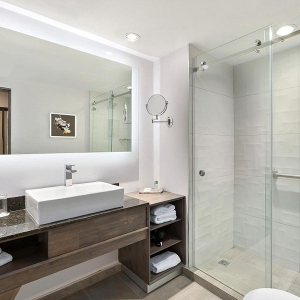 Hotel Design Bathroom Crowne Plaza
